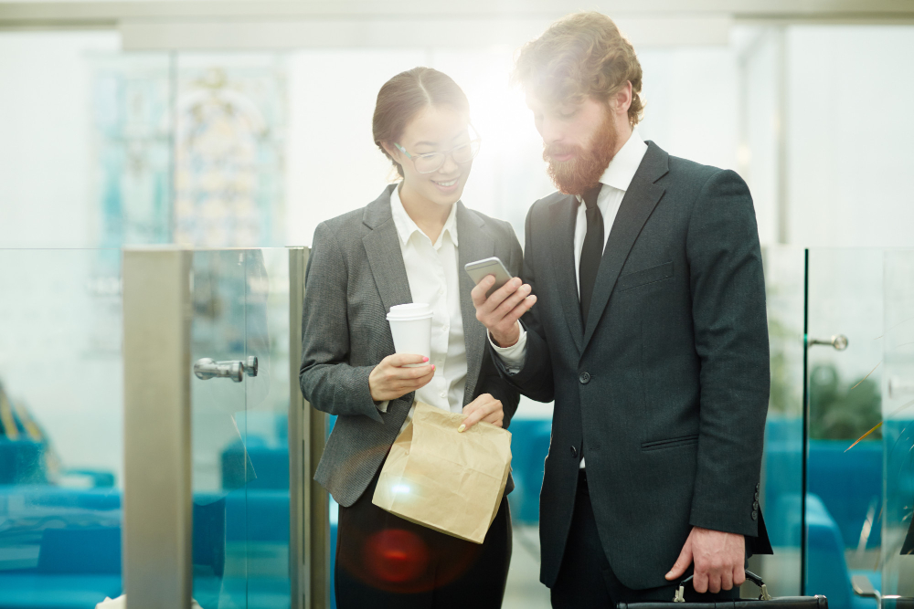 SMS & MMS Blast untuk B2B: Pahami Pengertian dan Strateginya