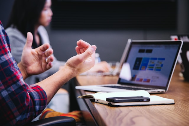 In House Marketing Vs Digital Agency: Siapa yang Lebih Baik? Ini Pros & Cons 