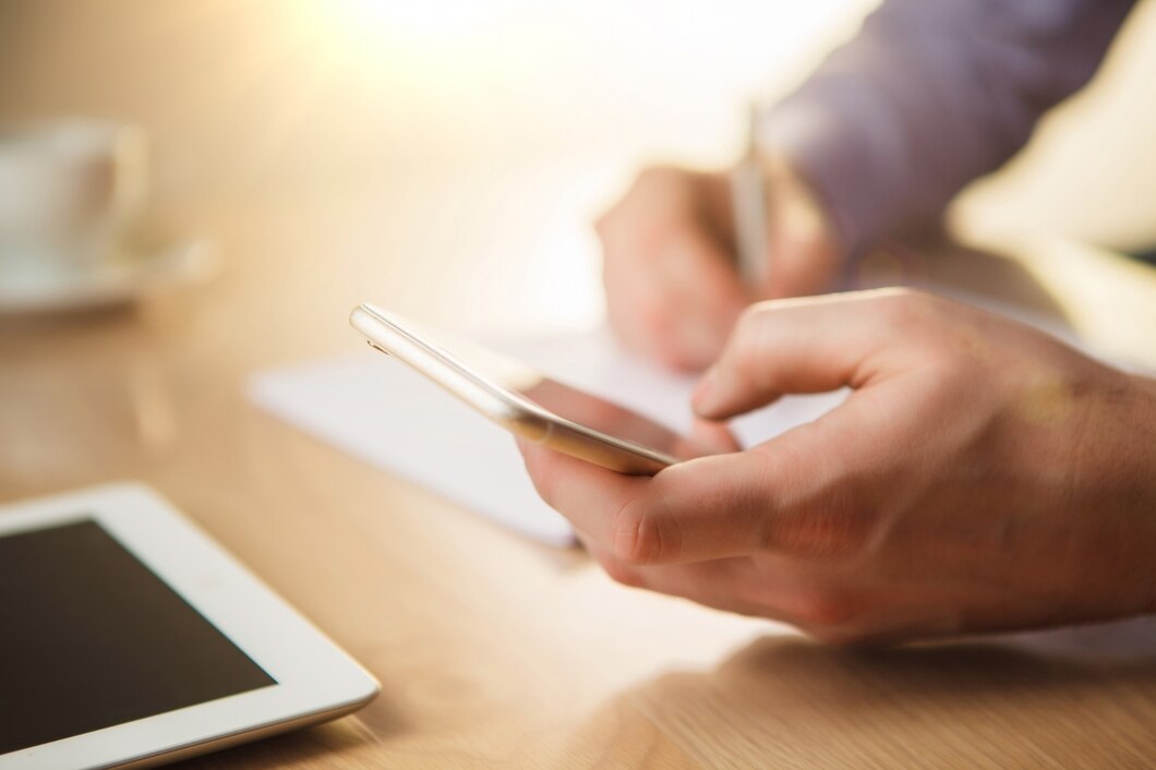 Apakah SMS & MMS Blast Masih Jadi Strategi Marketing yang Relevan di Tahun 2025?