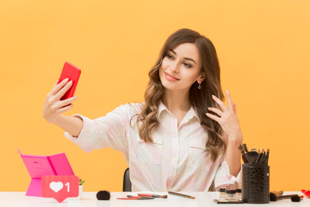 Konten Flexing di Social Media: Masihkah Jadi Marketing yang Menguntungkan di 2025?
